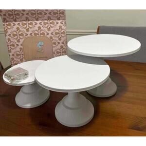 Cake stand
